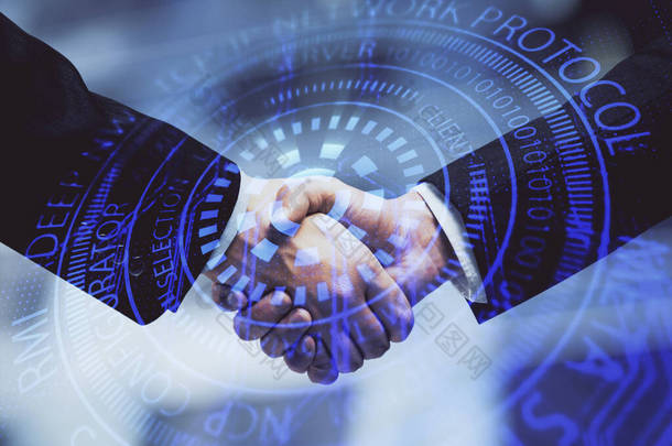 双曝光的数据主题全息图和握手两名男子.信息技术行业的伙伴关系概念.