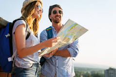 蜜月旅行,背包客旅游,旅游或度假旅游的概念.夫妻、人的生活方式概念.