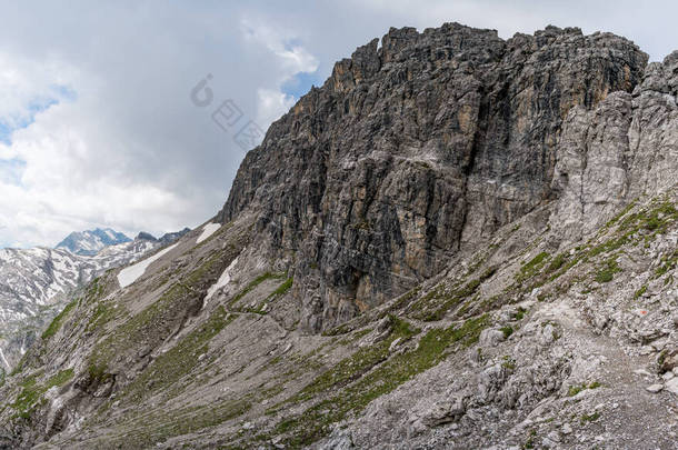 在奥地利福拉尔贝格的Lech, Warth, Bludenz附近的Lechquellen山脉的<strong>奇妙</strong>远足