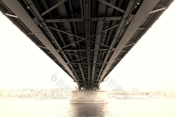 钢结构的桥梁