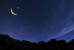 夜晚的天空景观和月亮，星星，斋月庆典