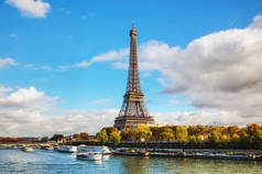 巴黎的城市景观与埃菲尔铁塔