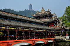 都江堰，中国： 南桥廊桥
