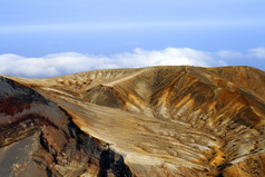 从顶部的火山山枣 mountain.excelent 图像为背景的一个创意设计的方面.