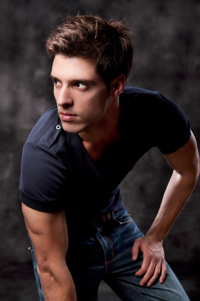 年轻人时尚的欧洲人 帅哥