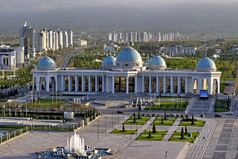 对主要的广场和宫 ruhyet 的一般看法。什。土库曼斯坦.