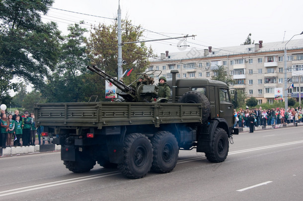俄罗斯 9 月 17： 游行在布良斯克 9 日 17,2013。布良斯克是一座城市行政中心布良斯克州、 俄罗斯，位于莫斯科西南 379 公里 （235 英里） 处.