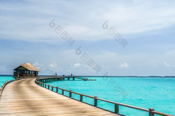 水间平房里伊露岛岛、 马尔代夫的视图