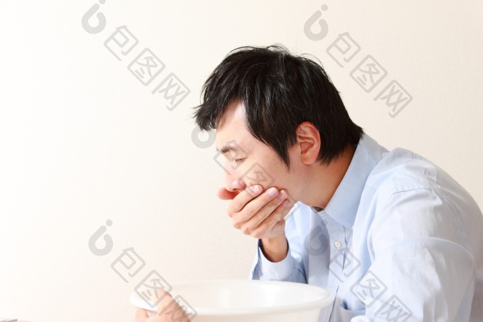 呕吐的人图片-包图网企业站