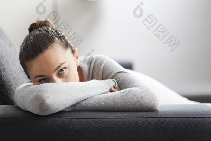 强调年轻女人图片-包图网企业站