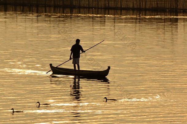 缅甸渔民在湖 Taungthaman