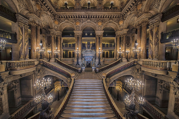 9 月 <strong>2016</strong> <strong>2016</strong>年-在巴黎歌剧院的楼梯