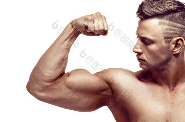肌肉的超高等级英<strong>俊男</strong>子构成白色背景上。显示他的二头肌.