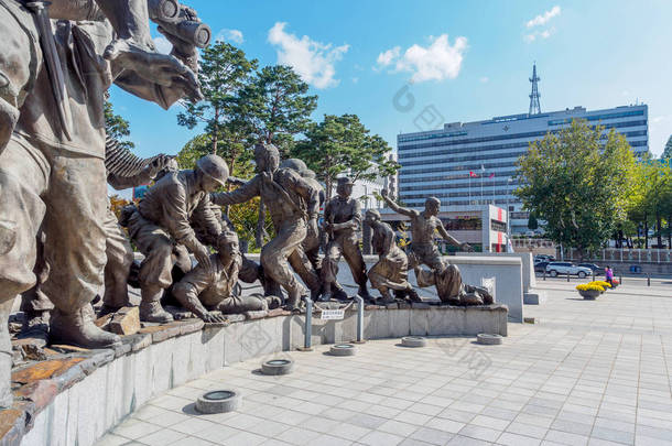 在 2017 年 10 月 22 日韩国战争纪念馆位于龙山古,