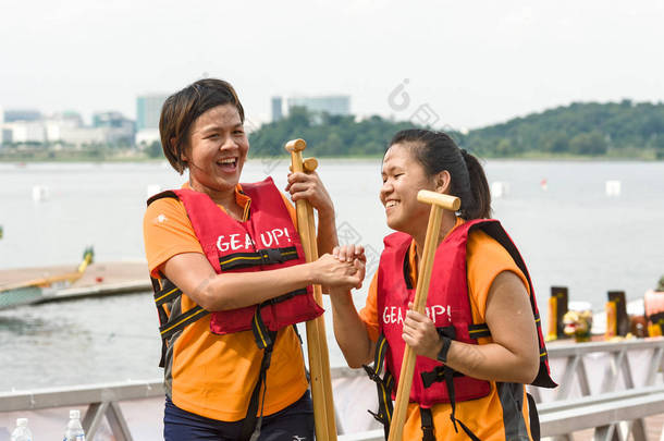 吉隆坡, 布城湖, 端午节/2010年6月18日: 获奖者满意他们的表现