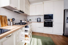 现代厨房设计, 新家具和新家