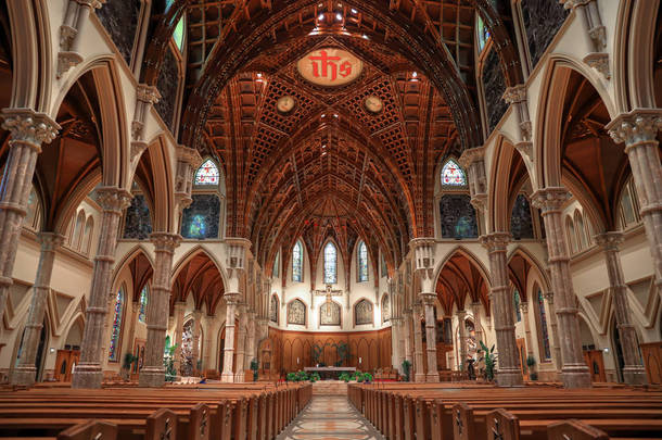 芝加哥, <strong>伊利</strong>诺斯州, 美国-2018年6月22日。圣名大教堂在芝加哥, <strong>伊利</strong>诺伊州。它是芝加哥教区的所在地, 是美国最大的罗马天主教教区之一。.