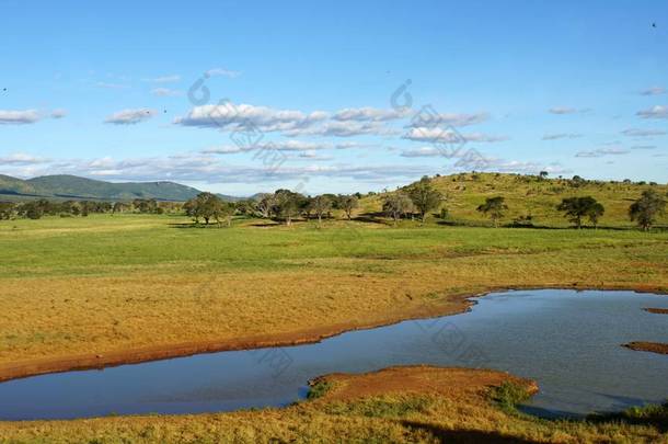 肯尼亚国家公园内一座全水的风景名胜区