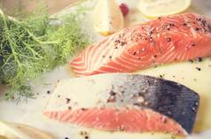 新鲜鲑鱼与莳萝食品摄影食谱的想法