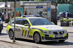 奥斯陆, 挪威-马伊 15: 挪威警察使用 Bmw 汽车并且在市中心在挪威的奥斯陆执行常规检查在米 15, 2018