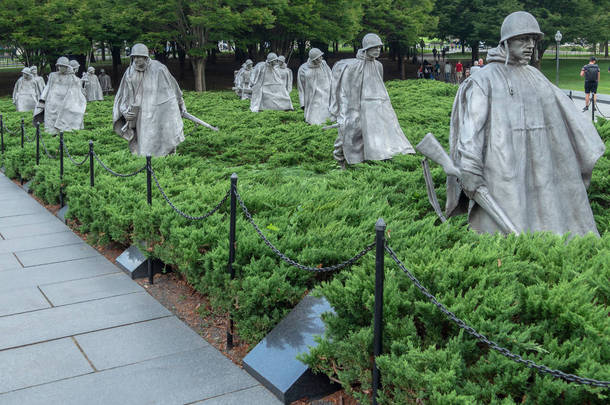 美国华盛顿特区-2018年8月31日: 朝鲜战争退伍军人纪念馆, 纪念在朝鲜战争中服役的人。位于林肯纪念堂东南的西波托马克公园.