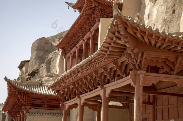 三层塔外的莫高窟, 或1000佛, 敦煌, 甘肃, 中国的洞穴细节.