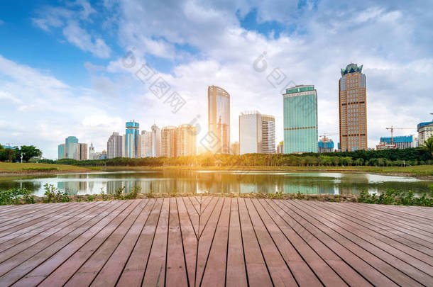 中国海口城市景观, 湖上高楼.