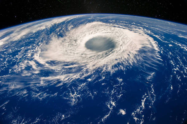 从太空看地球上的飓风眼。卫星视图。Nasa 提供的这张图片的元素。台风彩蝶, 2005.