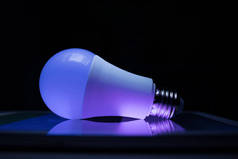 Led 灯亮蓝色和紫色灯, 现代技术风格