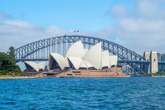 澳大利亚悉尼-2019年1月5日: 悉尼歌剧院, 20世纪最著名和最有特色的建筑之一