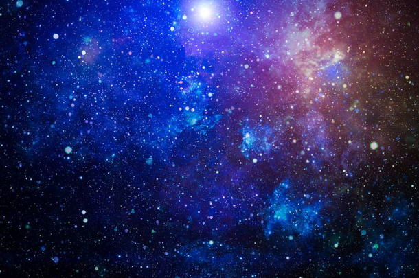 新的大全景向深空望去.漆黑的夜空布满了星星.外层空间的星云The nebula in outer space.深空的秘密.