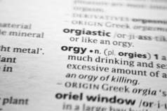字典中的单词或短语 Orgy.