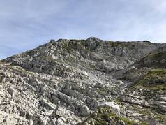 格拉鲁斯阿尔卑斯山山脉的石头和岩石，在格拉纳兰旅游区，内塔尔 - 施维茨州，瑞士