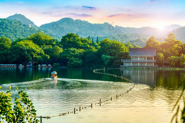 <strong>杭州西湖</strong>秀丽的风景