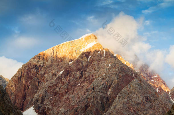 塔吉克斯坦，中亚，<strong>夏季范</strong>山山景