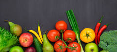 健康饮食配料：新鲜蔬菜、水果和超级食品。营养，饮食，素食概念。具体背景