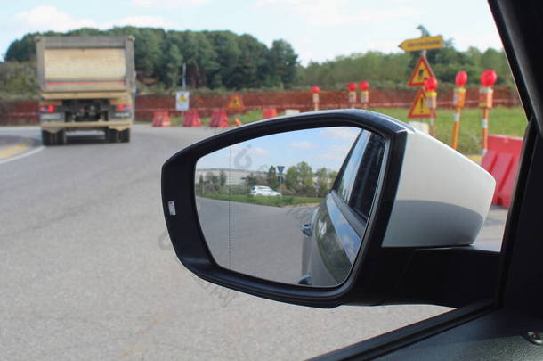 道路建筑工地的工程正在进行中