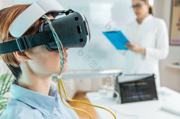虚拟现实生物反馈<strong>培训课程</strong>-结合VR和生物反馈，促进焦虑、 PTSD和ADHD等心理障碍