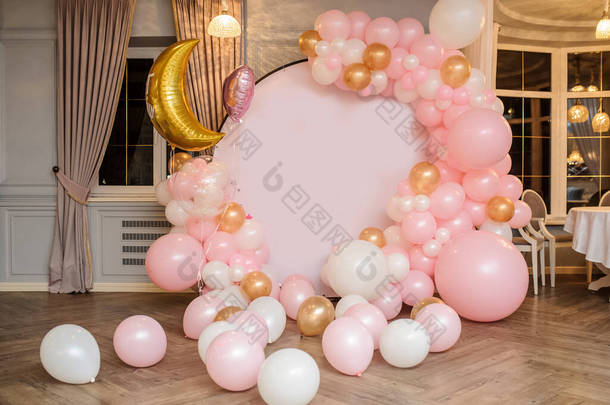 Party photone zone decorated with pink, white, gold ballons. Balons decoration