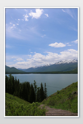 蓝天白云雪山湖水风景摄影图片