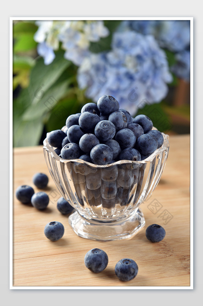 蓝色诱人新鲜水果蓝莓摄影图片
