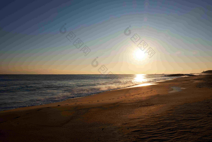 日落时分海上海滩风景