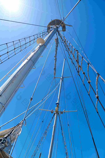 <strong>吸引力</strong>轮船船桅杆杆子摄影图