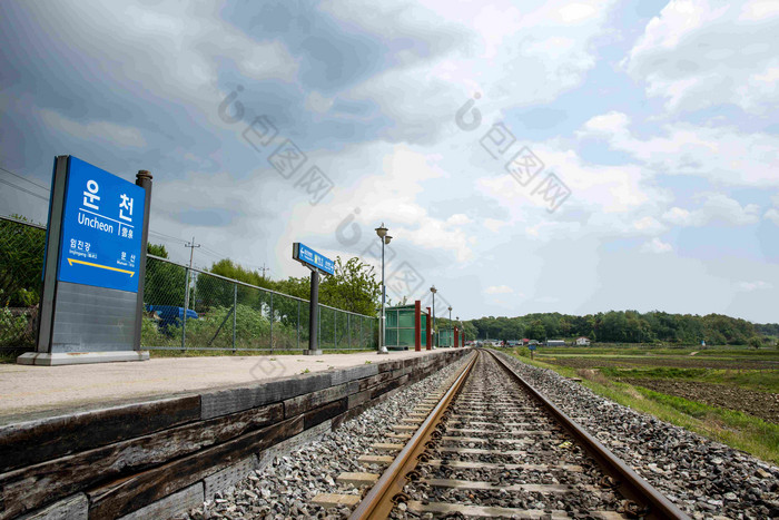 火车站吹口哨站牌铁路景观摄影图
