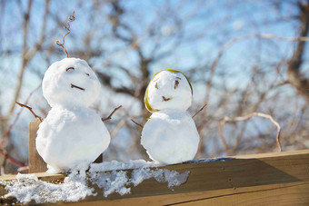 冬天可爱的<strong>雪人</strong>娃娃