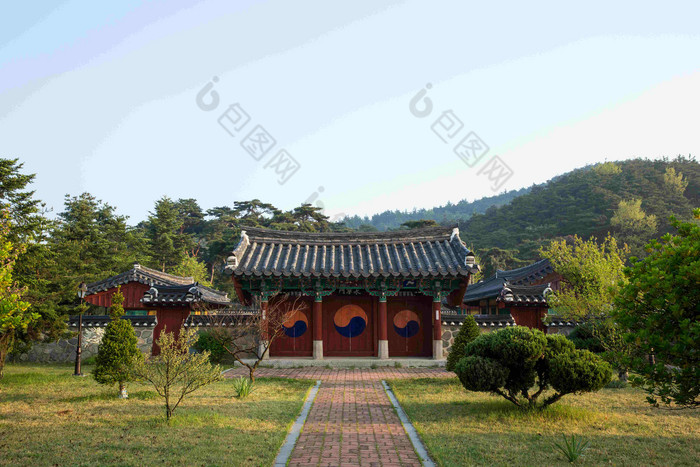 韩国深山寺庙建筑风景摄影图
