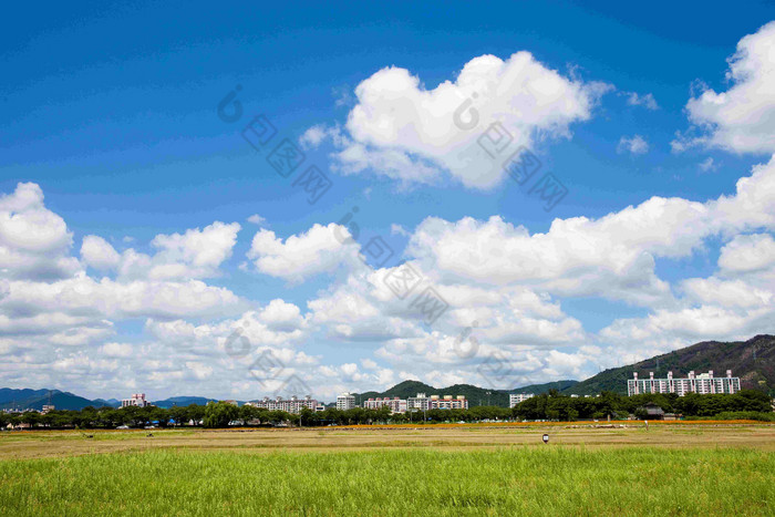 寺庙旅游景点蓝天白云风景摄影图