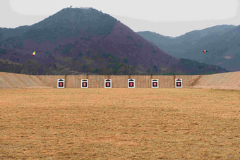 庆州山里<strong>射击</strong>练习靶子训练场摄影图