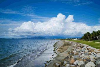 海滩云斐济岛森林云海摄影图