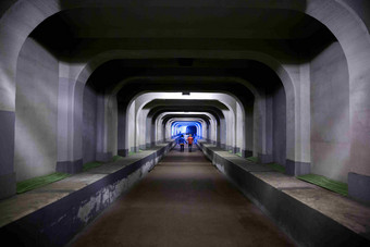 海底隧道体系结构空间摄影图
